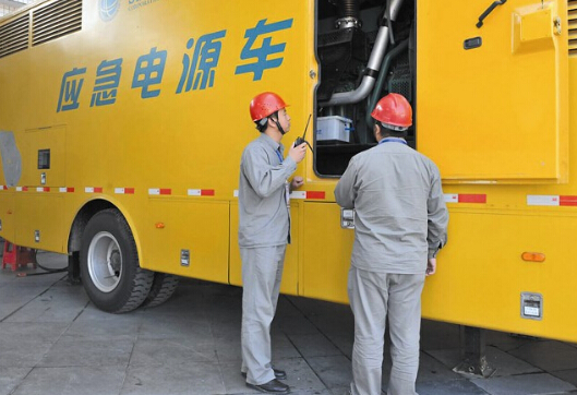 丰泽如何清理被灰尘覆盖的机油散热器？
